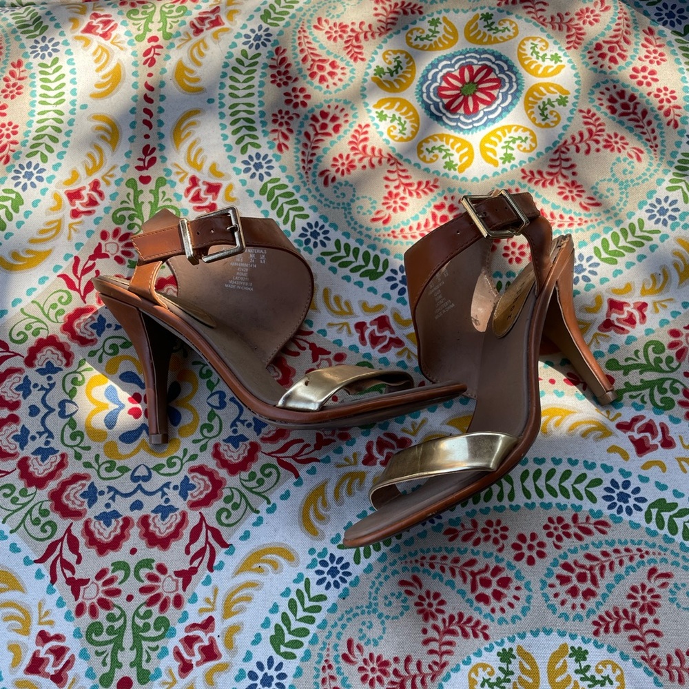 Tan heels